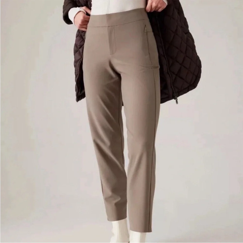 Athleta Stellar Trousers size 4 Brown Tan Taupe